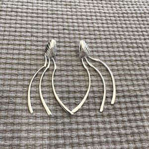 Kendra Scott Lori Earrings in Silver